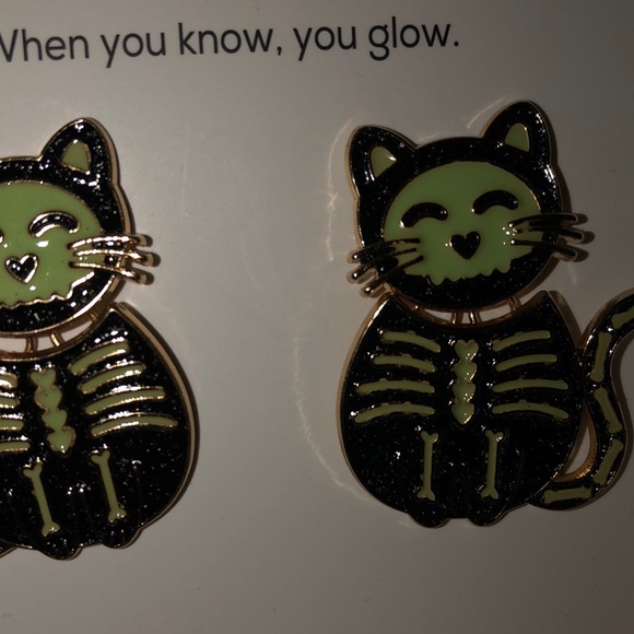 Baublebar Gold Tone Green & Black Scaredy Cat Glow In The Dark Drop Earrings NIB - Picture 14 of 14